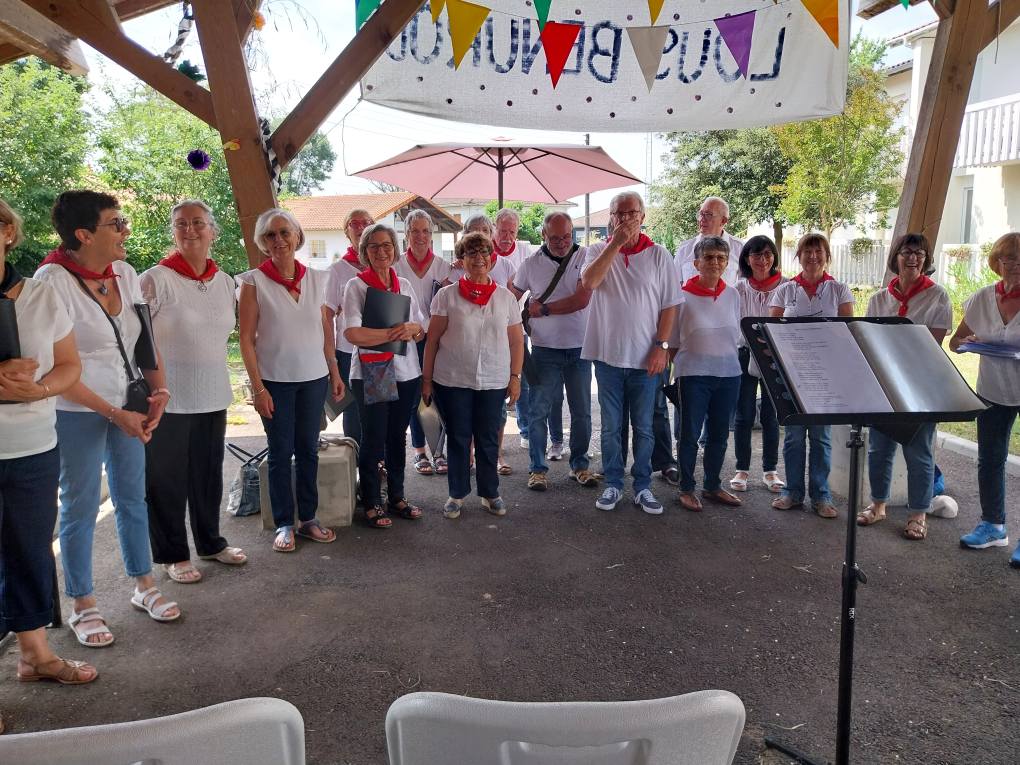 511142738_1550807246036767_6538318768128254387_n Des voix et du cœur à l’EHPAD de Saint-Sever