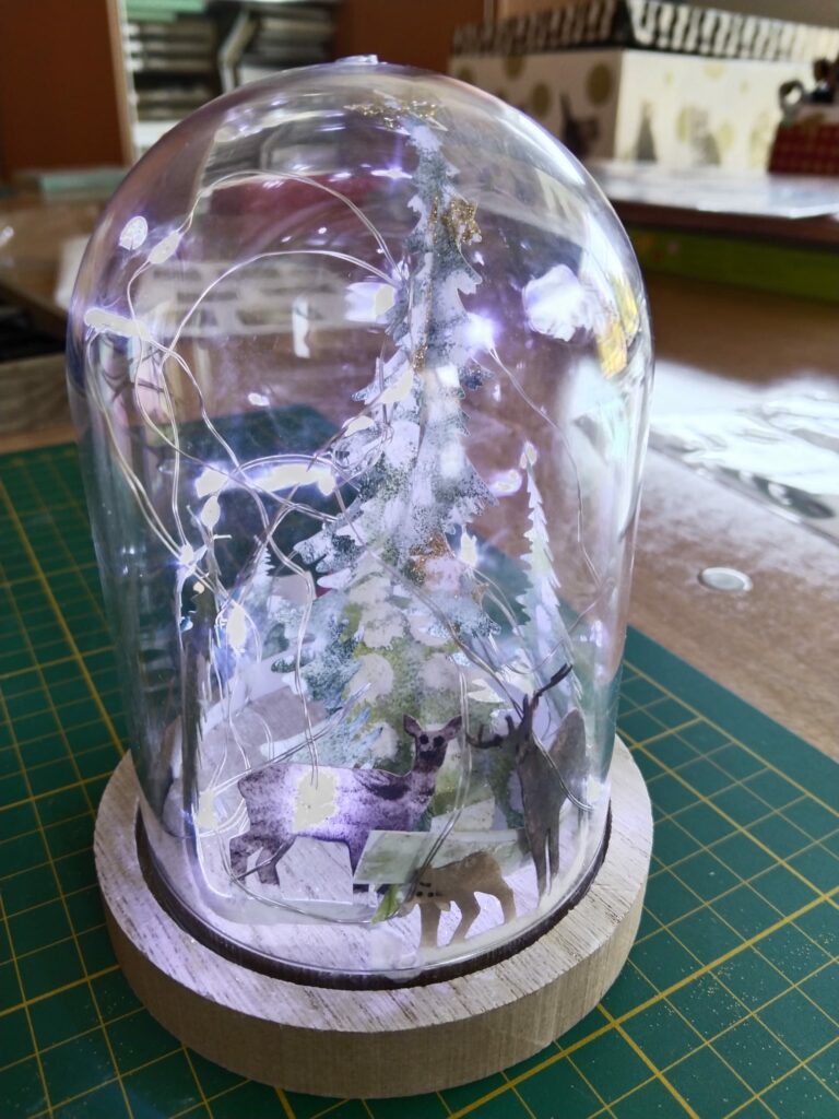 Arts-creatifs-2025-10-19-10-768x1024 🎨 Créativité intergénérationnelle à l’atelier créatif