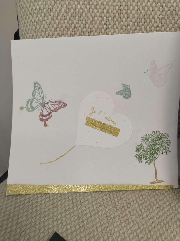 Arts-creatifs-2025-10-19-2-768x1024 🎨 Créativité intergénérationnelle à l’atelier créatif