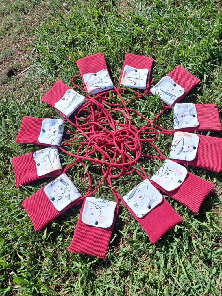 Petit-sac-bandouliere2-octobre-2025-1-768x1024 Des sacs bandoulière cousus au profit de l'association La Holi